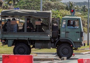 Французских туристов начали эвакуировать из Новой Каледонии