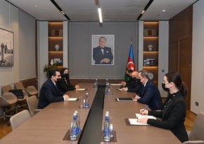 Глава МИД Азербайджана провел встречу с послом Колумбии