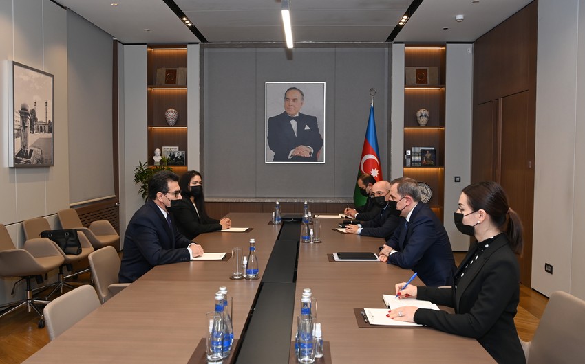 Azerbaijani foreign minister meets outgoing Colombian ambassador