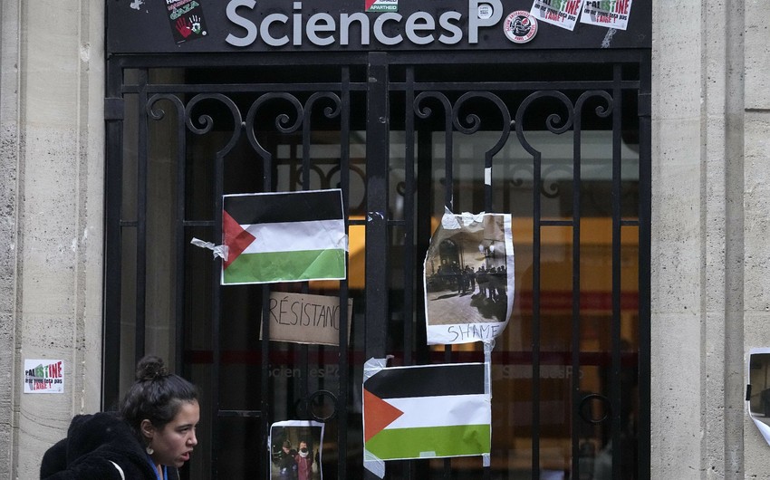 В Париже поддерживающие Палестину студенты Sciences Po перекрыли вход в институт