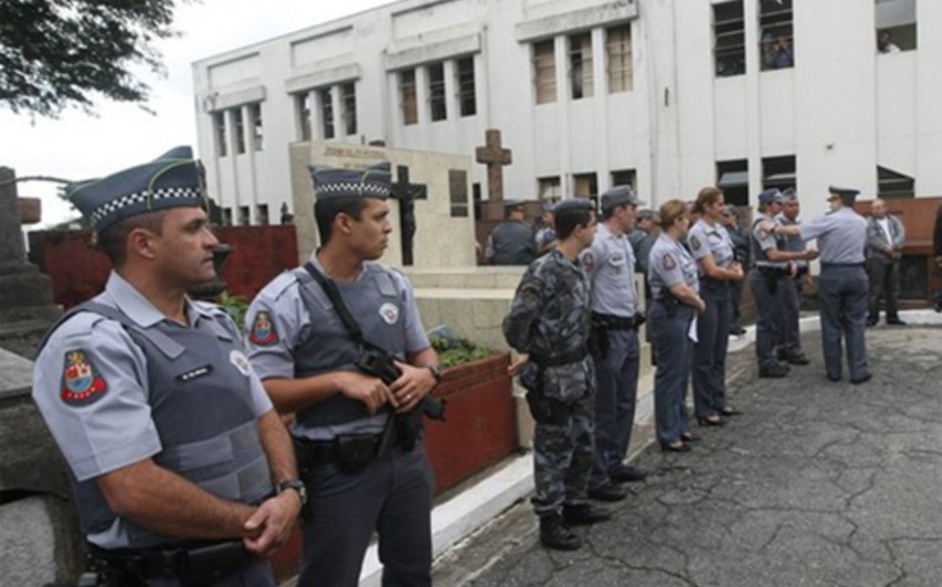 Бразилия: полицейские вышли на акцию протеста