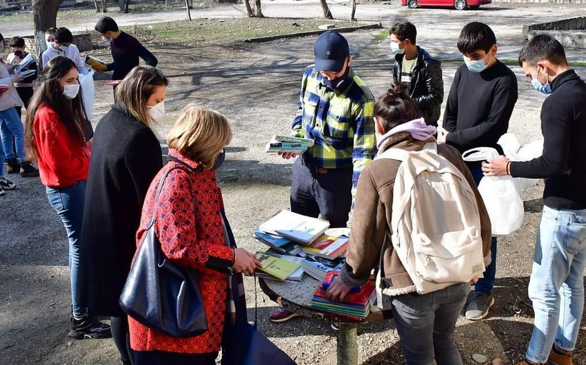 Gürcüstanın baş kitabxanaçısı azərbaycanlı gənclərə dəstək olub