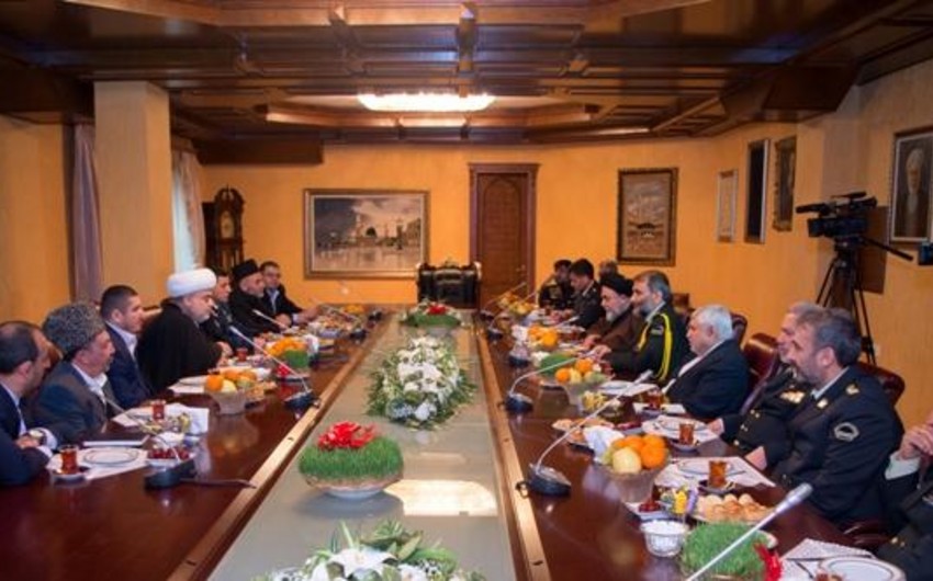 Iranian general asks Sheikh-ul-islam in Baku: Pray for us