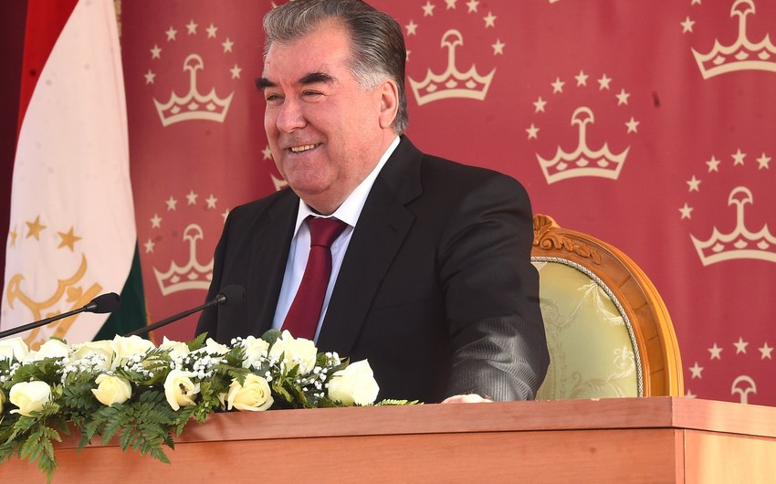Emomali Rahmon yenidən rəsmən Tacikistan prezidenti seçilib