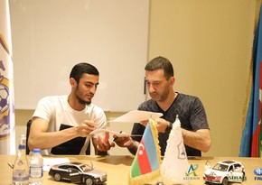 Карабах продлил контракты с еще двумя игроками