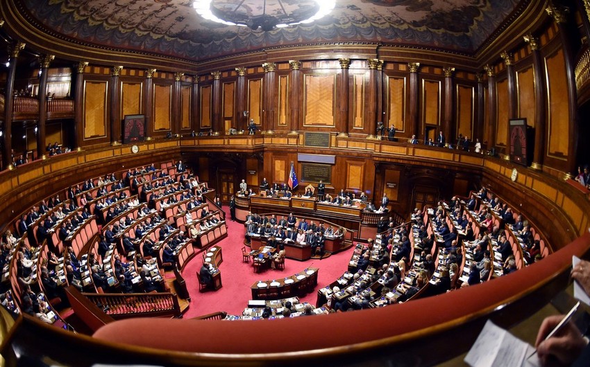Senatorlar İtalyanın XİN başçısına azad olunan ərazilərlə bağlı sorğu göndəriblər