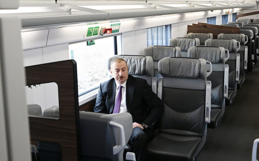 Ильхам Алиев: Рад, что железнодорожники с честью справились с этой важной задачей