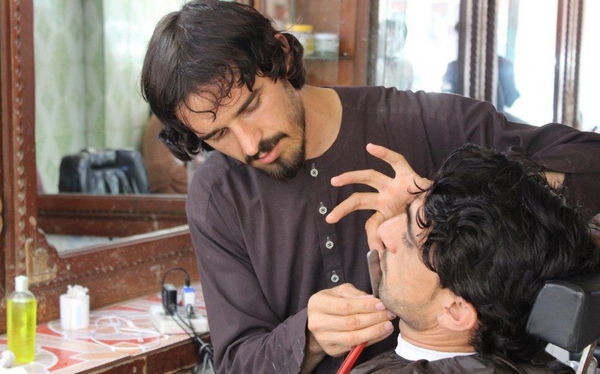 Талибы запретили мужчинам брить бороды и посещать барбершопы