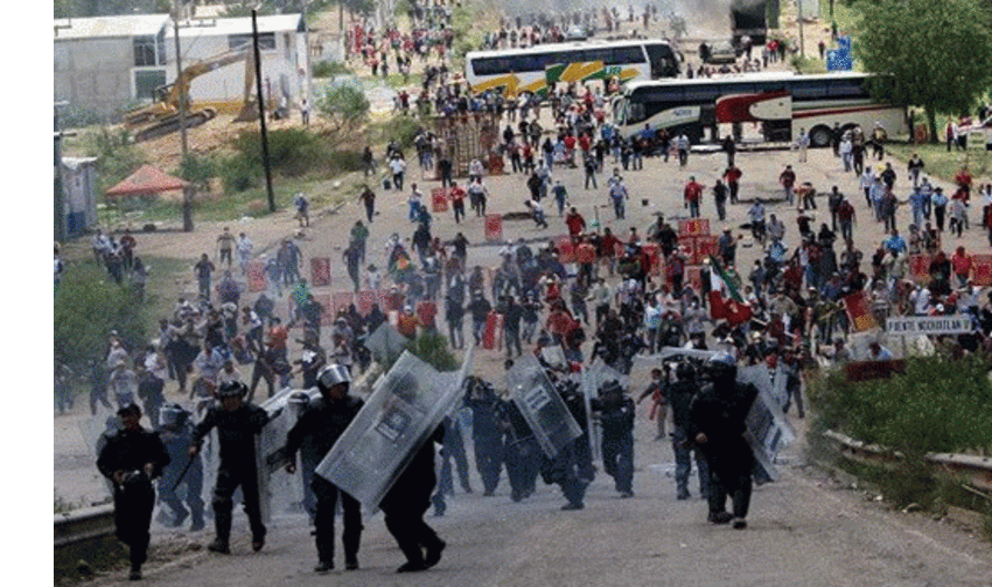 Двое погибли и 22 ранены при столкновении профсоюзов в Мексике