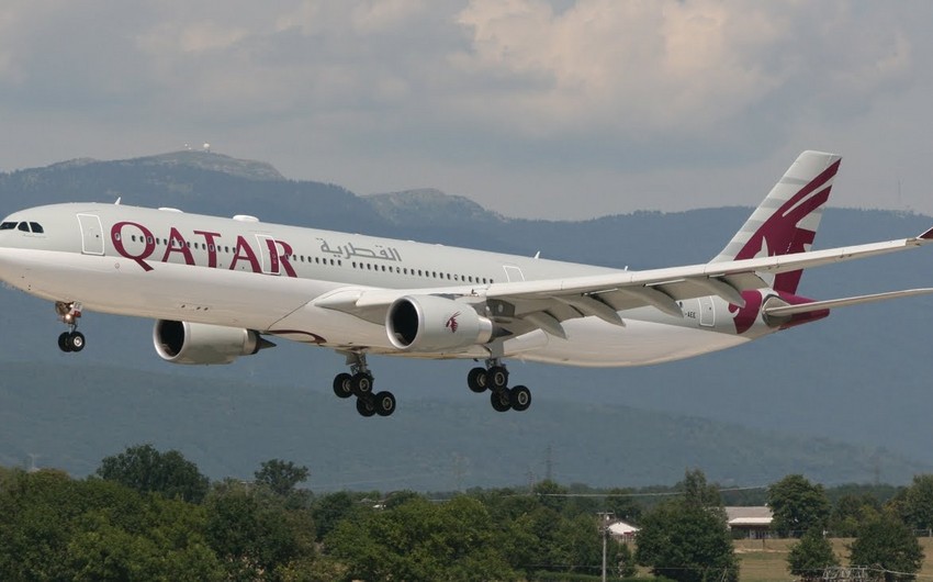 Самолет Qatar Airways совершил аварийную посадку в аэропорту Стамбула