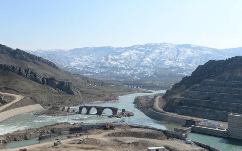 Azərbaycan və İran nazirləri “Xudafərin” və “Qız qalası” hidroqovşaqlarına baş çəkiblər