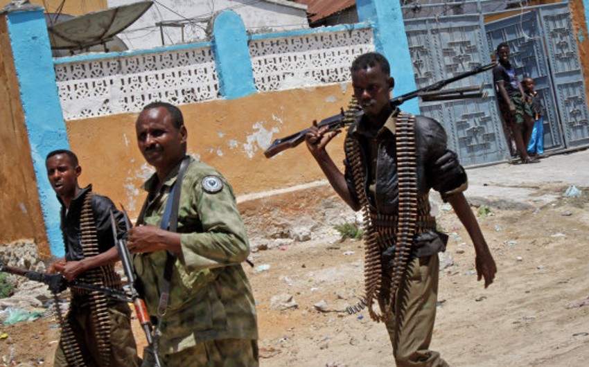 Somalinin cənubunda bazaya hücum olub: 10 hərbçi ölüb
