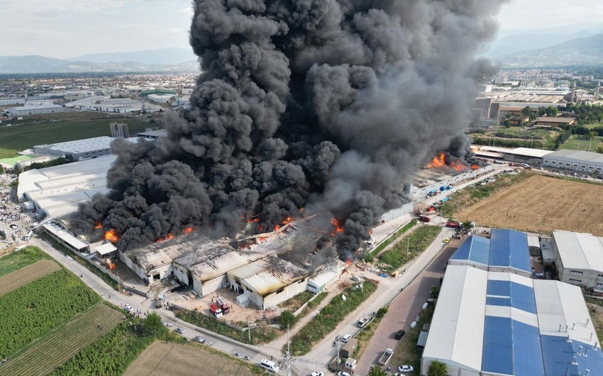 Türkiyədə fabriklərdə başlayan yanğın söndürülüb - YENİLƏNİB-2