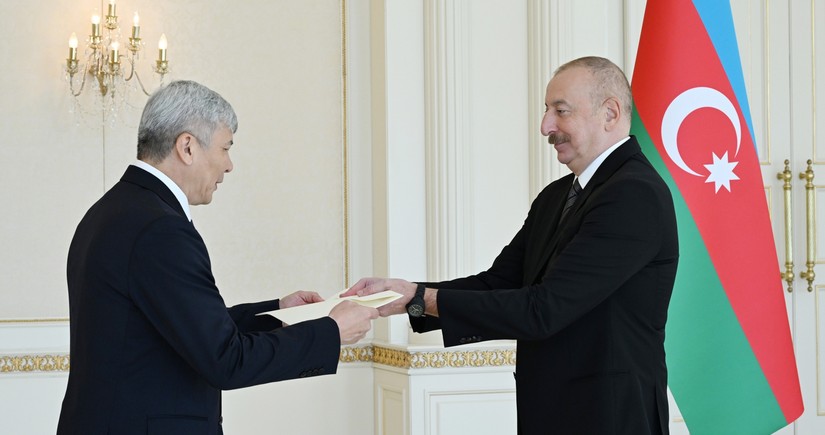 President Ilham Aliyev receives credentials of incoming Kyrgyz ambassador