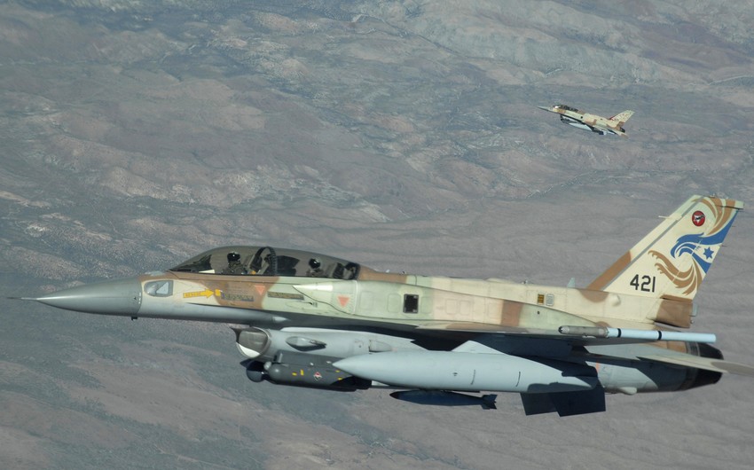 СМИ: Израильские ВВС атаковали сирийские позиции вблизи Голанских высот