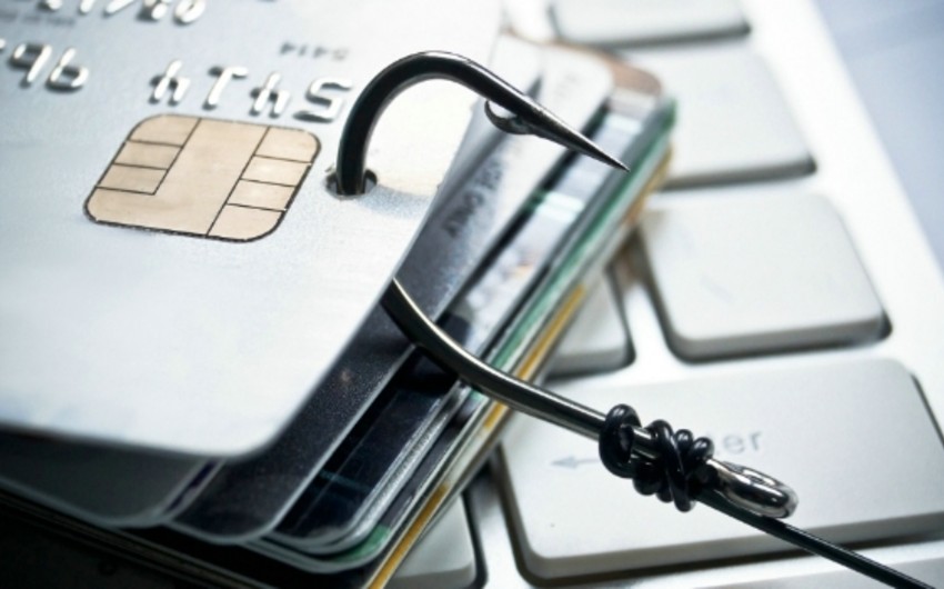 Sumqayıt sakininin bank hesabından 2 min manat oğurlanıb
