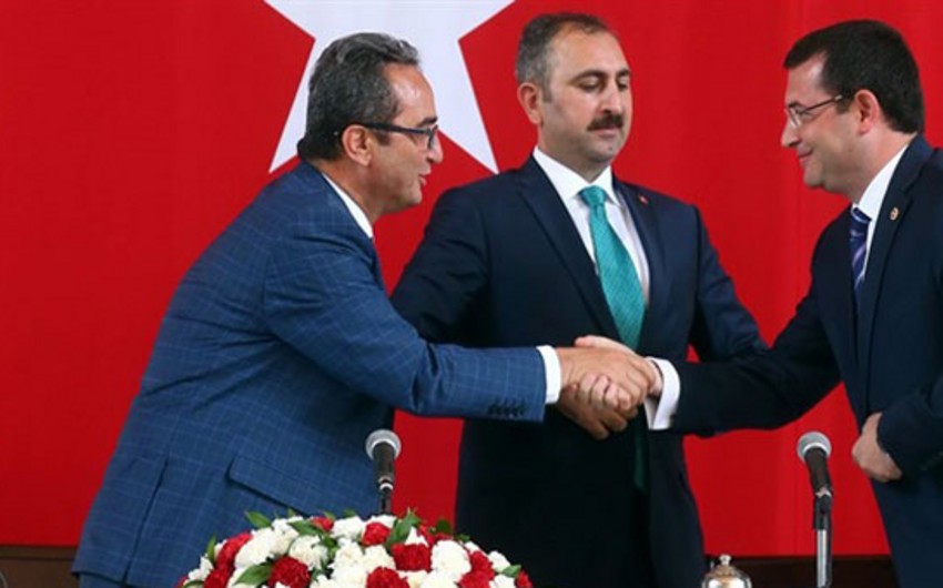 Достигнута договоренность о внесении дополнений и изменений в Конституцию Турции