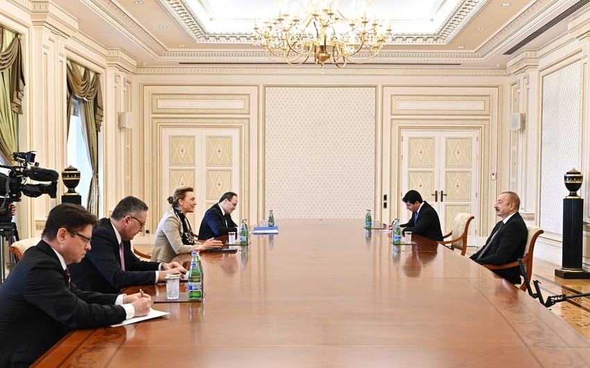 Президент Ильхам Алиев принял делегацию во главе с Генсеком Совета Европы