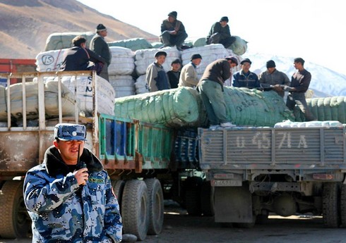 В Кыргызстане эвакуировали 60 семей из-за перестрелки на границе с Таджикистаном