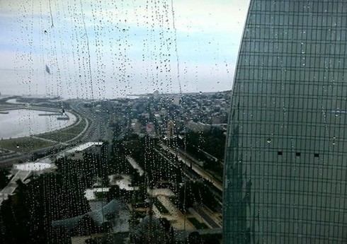В Азербайджане усилятся дождь и сильный ветер