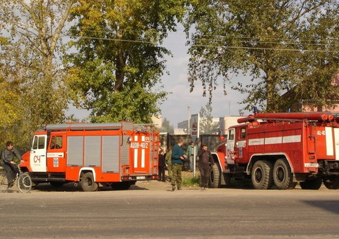 Из-за взрыва административное здание рядом с нефтепроводом в Псковской области повреждено 