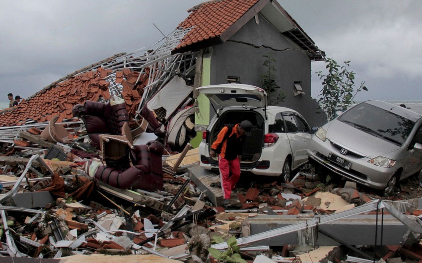 Количество погибших в результате цунами в Индонезии выросло до 429 человек
