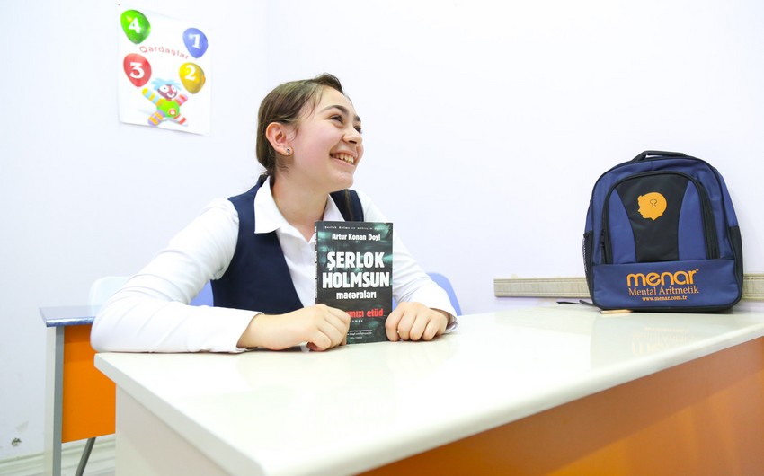 Азербайджанская школьница читает более 25 тыс. слов в минуту - ВИДЕО