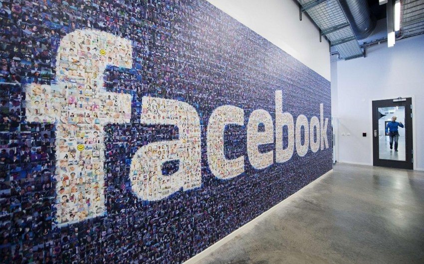 Facebook hits record on users accessing