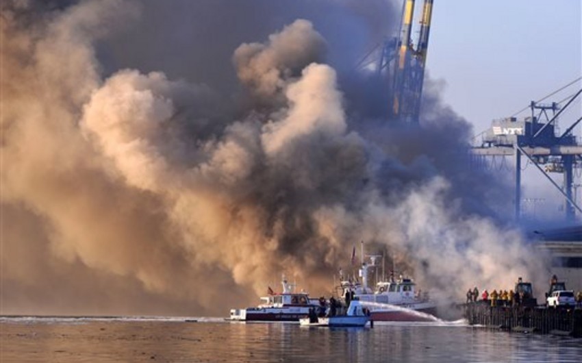 ​В Баку на корабле произошел пожар