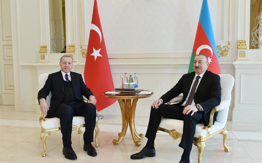 Azerbaijani, Turkish presidents hold one-on-one meeting