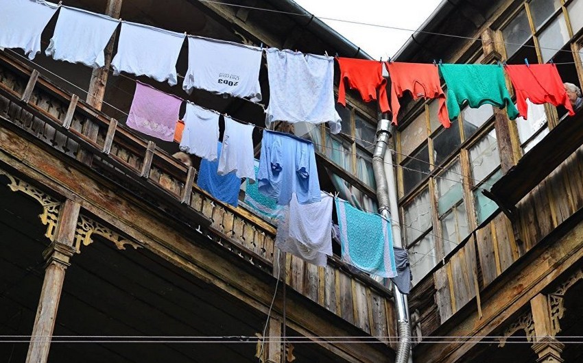Полиция Баку: Нужно положить конец традиции сушить белье на балконах