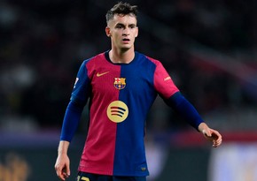 Barcelona's Marc Casadó out for season with knee injury