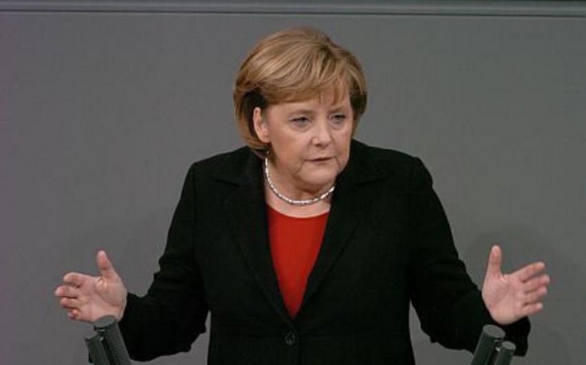 Merkel klubların transferlərə böyük pullar xərcləməsindən narazıdır