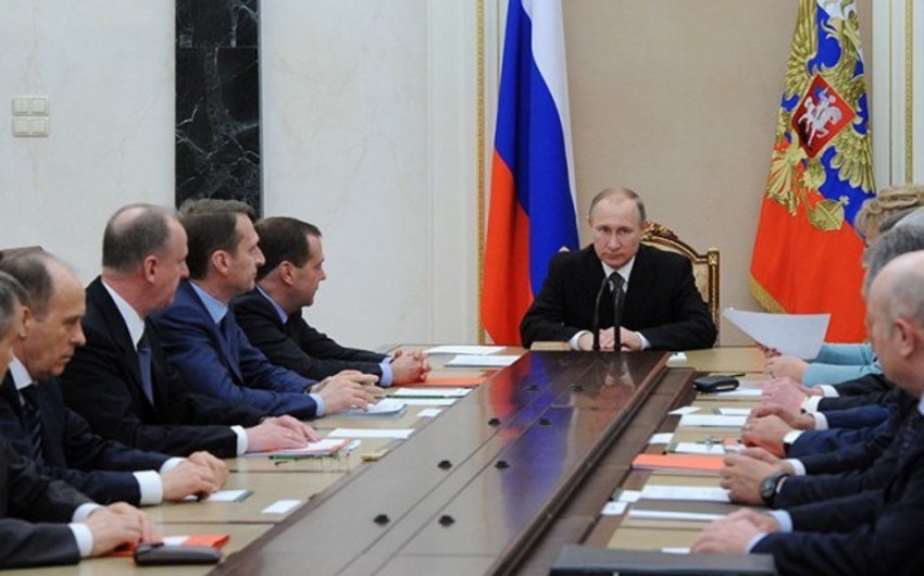 Putin discusses preparation for Caspian summit with Russian Security Council