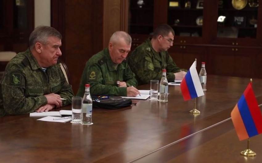 New commander of Russian peacekeeping contingent discusses implementation of tripartite declarations with Minister of Defense of Armenia