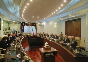 Azerbaijan, Iran discuss development of oil and gas cooperation