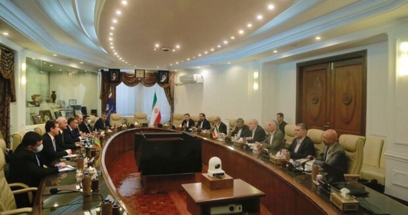Азербайджан и Иран обсудили развитие сотрудничества в нефтегазовой сфере