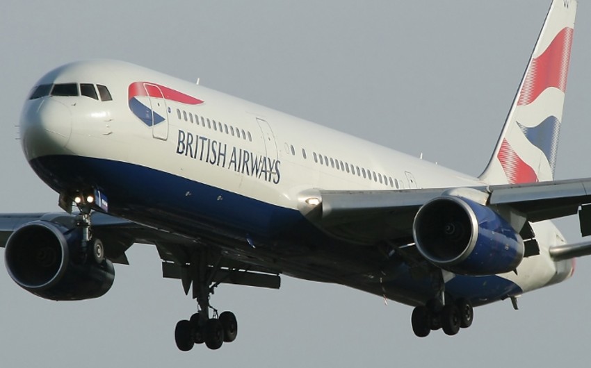 Самолет Airbus рейсом Баку-Лондон вернулся из-за возгорания двигателя