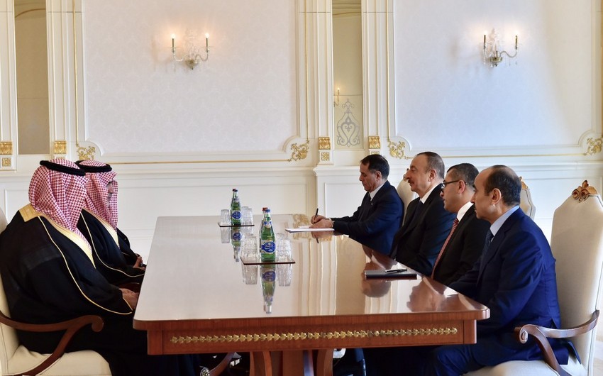 Президент Ильхам Алиев принял государственного министра Саудовской Аравии по вопросам залива