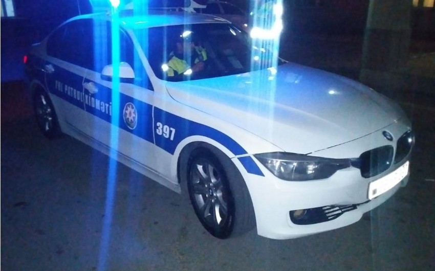 В Баку сотрудники ДПС доставили в больницу пострадавшего пешехода - ФОТО