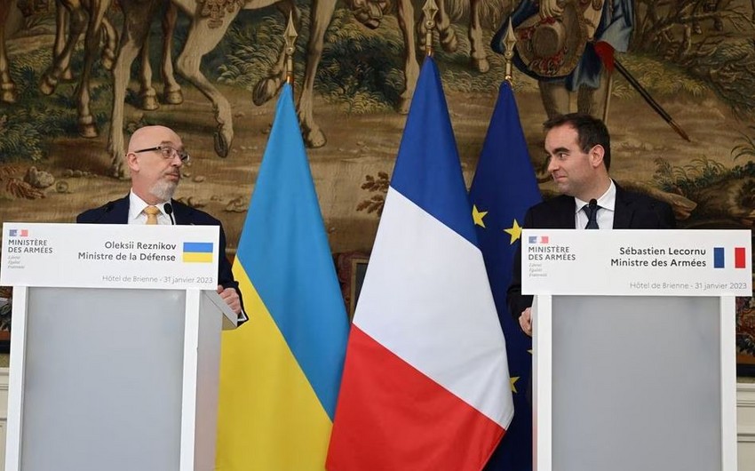 Главы Минобороны Украины и Франции провели переговоры в Париже