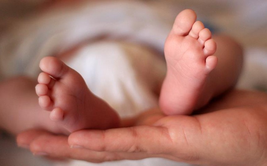 ÜST: Dünyada qeysəriyyə üsulu ilə doğuşların sayı artır