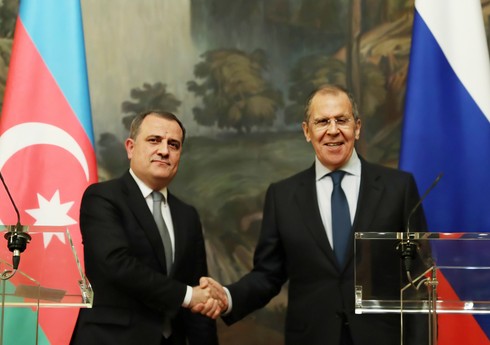  Главы МИД Азербайджана и России обсудили предстоящие контакты на высоком уровне