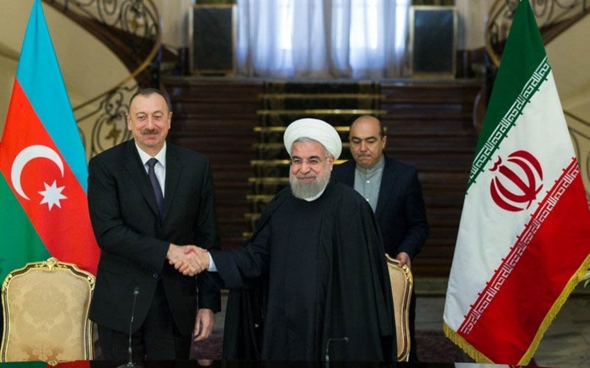 Президент Азербайджана поздравил Хасана Рухани