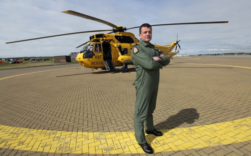 ​Принц Уильям начал работать пилотом вертолета скорой помощи