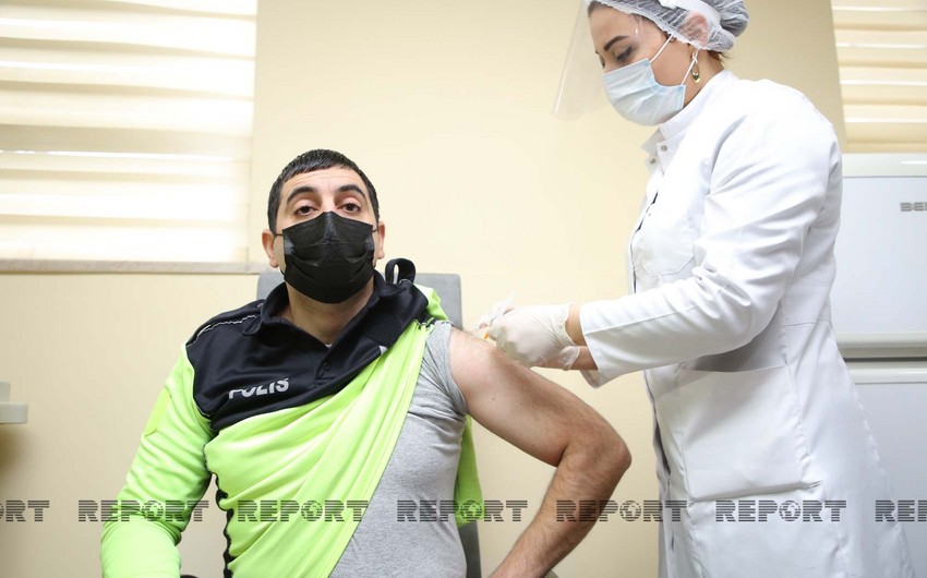 Police officers in Azerbaijan get vaccinated