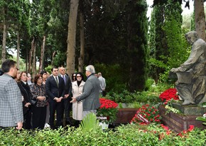 Arif Məlikovun məzarı ziyarət olunub