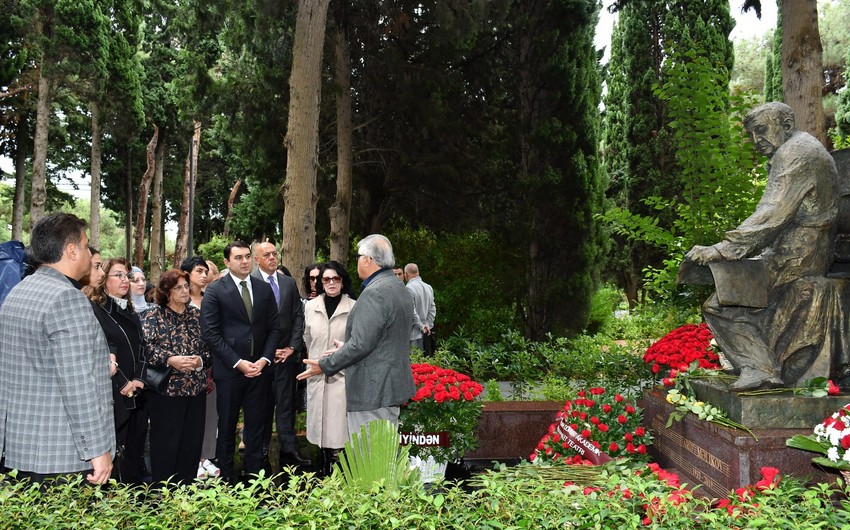 Arif Məlikovun məzarı ziyarət olunub