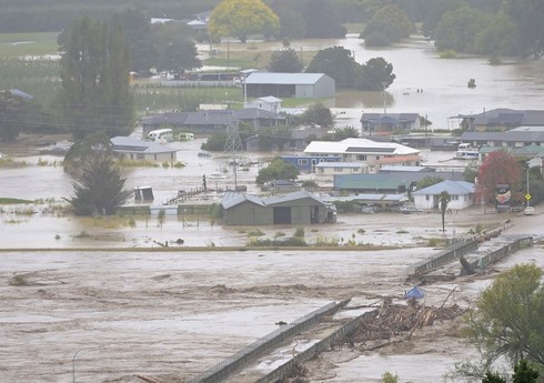 В Новой Зеландии объявили чрезвычайное положение из-за шторма и наводнения