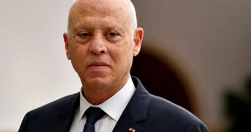 Tunisian president sacks prime minister amid economic and migration crisis